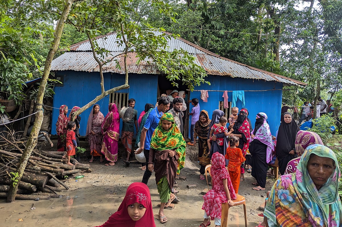 রায়হানের আকস্মিক মৃত্যুতে শোকে কাতর হয়ে পড়েছেন স্বজন ও প্রতিবেশীরা। বৃহস্পতিবার বিকেলে পটুয়াখালীর বাউফল উপজেলার ছোট ডালিমা গ্রামে